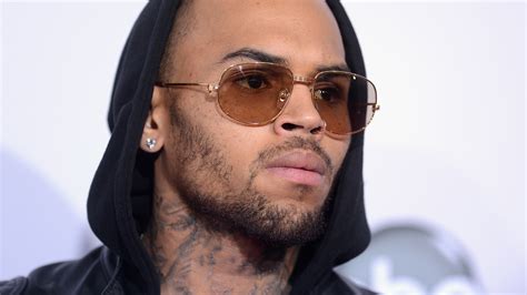 chris brown debuts new hair see how he looks now pics