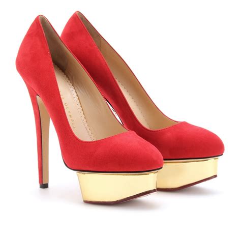 brainy mademoiselle red pumps