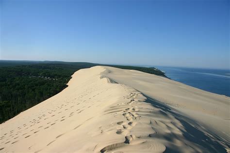 la dune du pilat  desert en constant mouvement