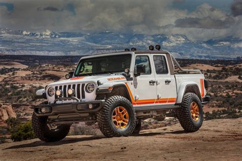 jeep gladiator jt scrambler concept top speed