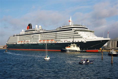 navigation cruising  maritime themes cunard cruise ship queen