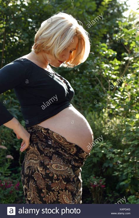 pregnant blonde huge belly pregnantbelly