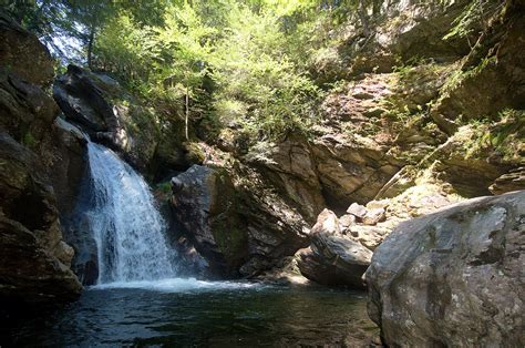 the incredible spring fed swimming hole in vermont you absolutely need