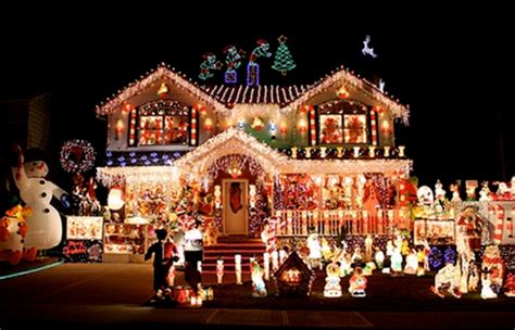 houses decorated the most extravagant christmas house