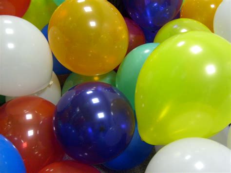 fileinflatableballoonsjpg wikimedia commons