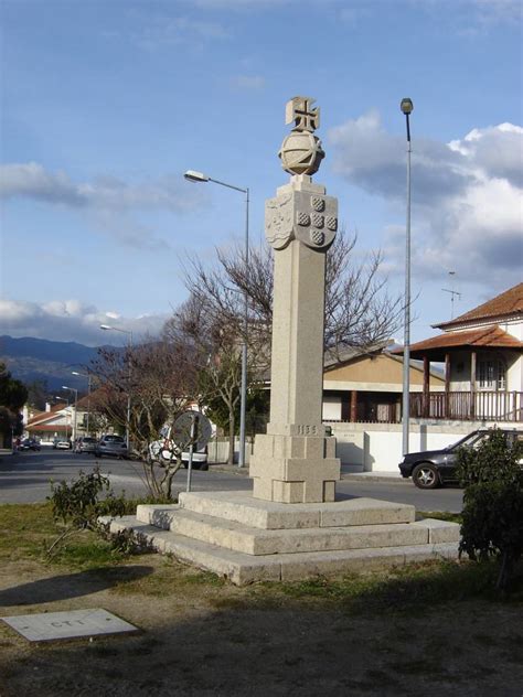 monumento em homenagem aos descobrimentos oliveira de frades   portugal