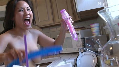 jessica bangkok and her lesbo friends use dildos for