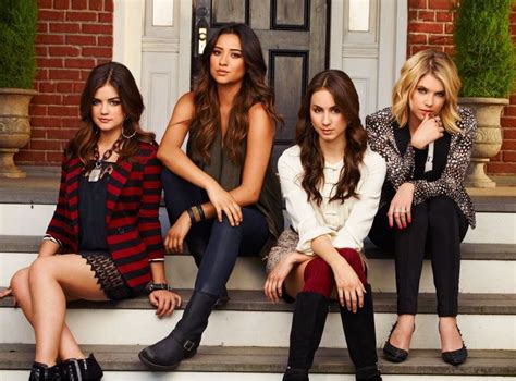 How To Dress Like The Cast Of Pretty Little Liars Society19