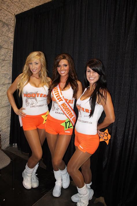 Hooter Girls And Wings Add Spice Orange County Register