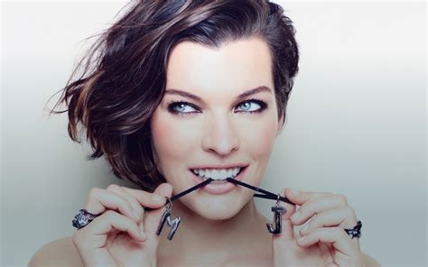 milla jovovich tease headshot pretty girl pics