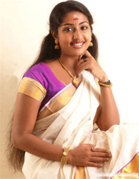 mallu famous actress navya nair mind blowing picture gallery world of actors