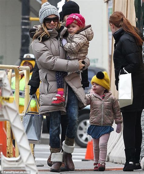 sarah jessica parker and her twins all brave the cold in