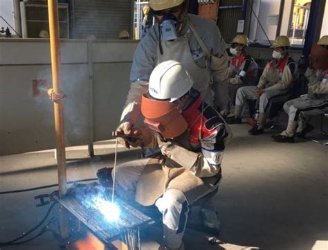 ☆1年生がアーク溶接実技講習を行っております☆ ｜専門学校広島自動車大学校｜広島で1級・2級自動車整備士をめざす｜ニュースandトピックス