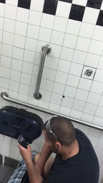 hot hairy bear dude wanking on toilet