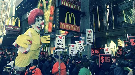 Mcdonald S Workers Rally In Times Square For 15 Minimum Wage