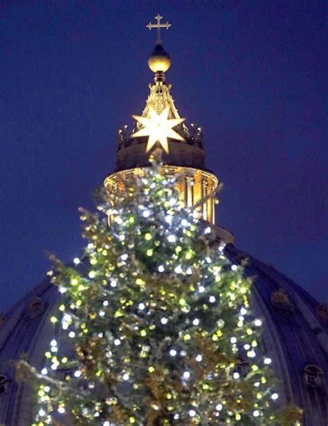 vatican lights christmas tree warns  atheistic regimes religion missouliancom