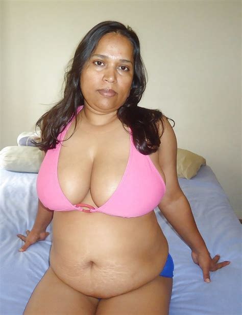 tamil bbw aunty saree photos fat chubby aunty saree remove pic