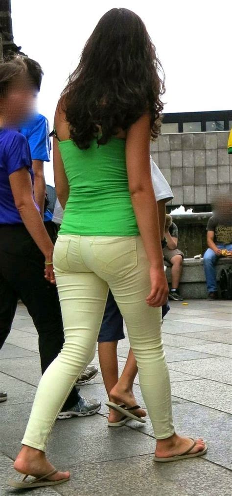 Sexy Girls On The Street Girls In Jeans Spandex And Leggings Tight