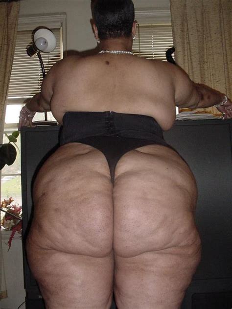 very big black mama shows her fat ass