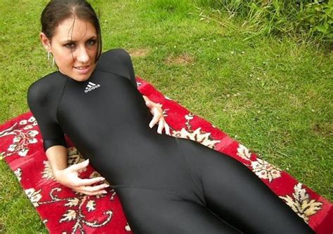 the camel toe extravaganza updated 72 photos girls in yoga pants