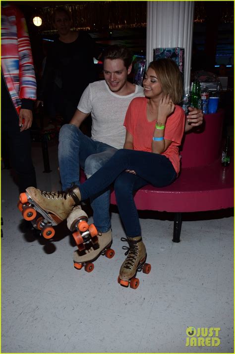 Sarah Hyland And Dominic Sherwood Couple Up At Just Jared S Throwback