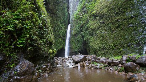 sacred falls oahu hike   shouldnt  kat  josh