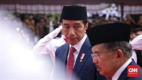 Jokowi Tertegun Menatap Sumur Maut Lubang Buaya