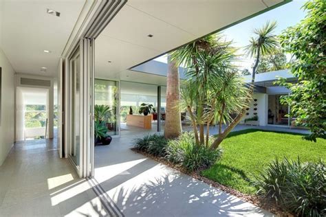 trending minimalist house   beautiful front yard courtyard design minimalist