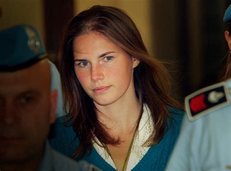 All The Things You Forgot About The Twisted Tale Of Amanda Knox E Online