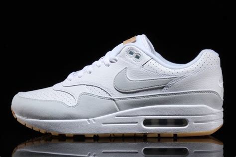 nike air max  white pure platinum gum ah  sneaker bar detroit