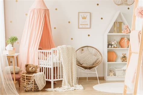 decorate  babys room   budget