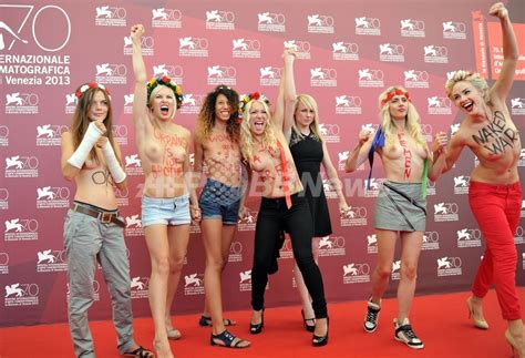 トップレス抗議「femen」の創設者は男性、内幕描いた映画 ベネチアで上映 写真20枚 国際ニュース：afpbb News
