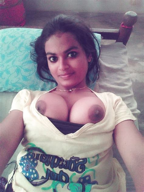 Desi Girl Nude Selfie For Bf 5 Immagini