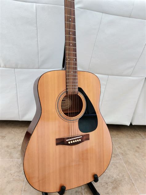 yamaha  string full size acoustic guitar  woking surrey gumtree