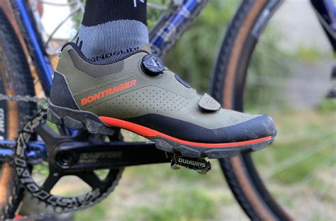 bontrager foray shoes   versatile  stiff  rounder singletracks mountain bike news