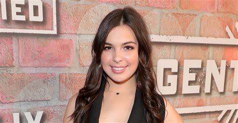 Isabella Gomez To Star In ‘head Of The Class’ Reboot Pilot