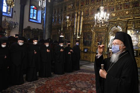 greek orthodox church tells priests  defy lockdown measures