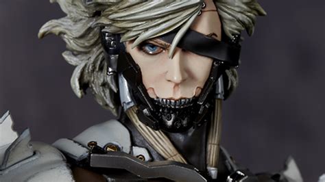 Metal Gear Rising White Raiden Statue To Be Sdcc Exclusive
