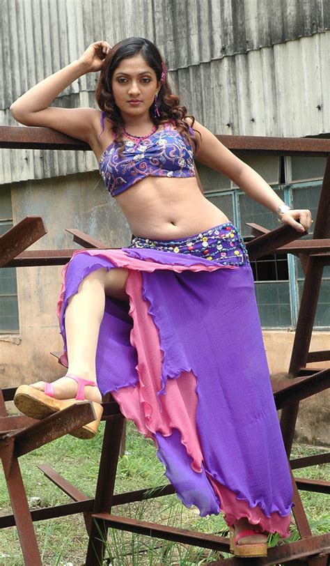 Sheela Kaur Very Hot And Sexy Navel And Thighs Show In