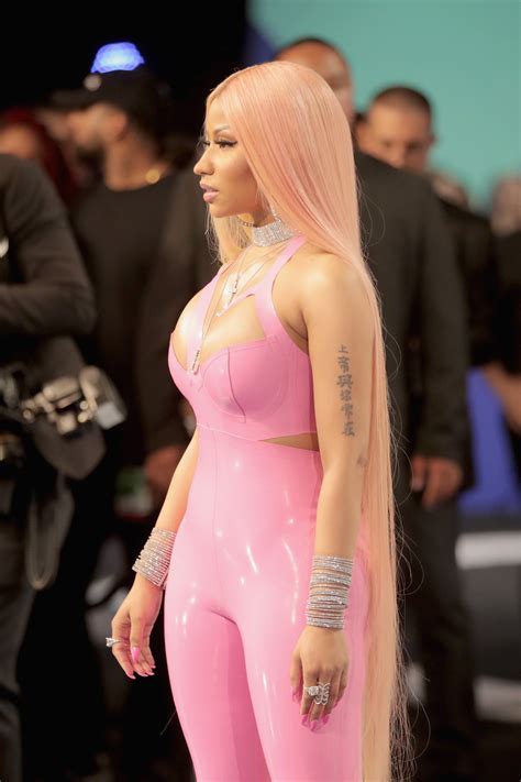 Nicki Minaj Aposta Em Look De Látex Vogue Gente