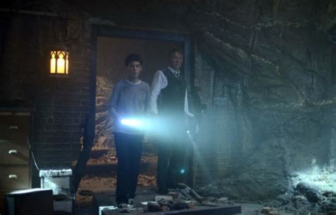 First Look The Cave In Wayne Manor In Gotham Season 2