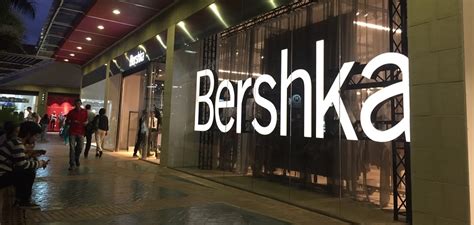 inditex abre bershka en la gran  de bilbao en plena reubicacion de sus tiendas en la ciudad