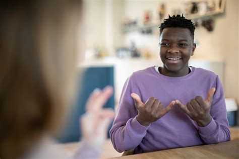 tips   effective communication   sign language interpreter