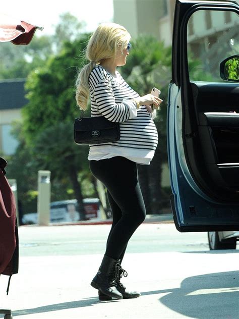 ready to pop very pregnant holly madison waddles her way to the hospital