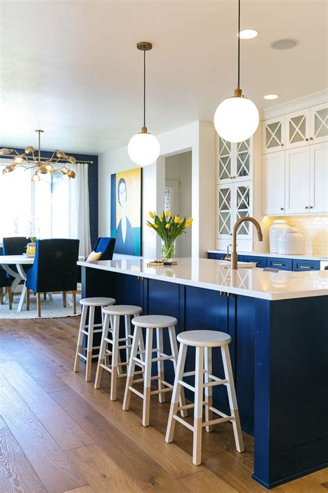 gorgeous blue  white kitchen design ideas   decorkeun