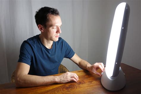 timed light therapy  benefit sleep  parkinsons
