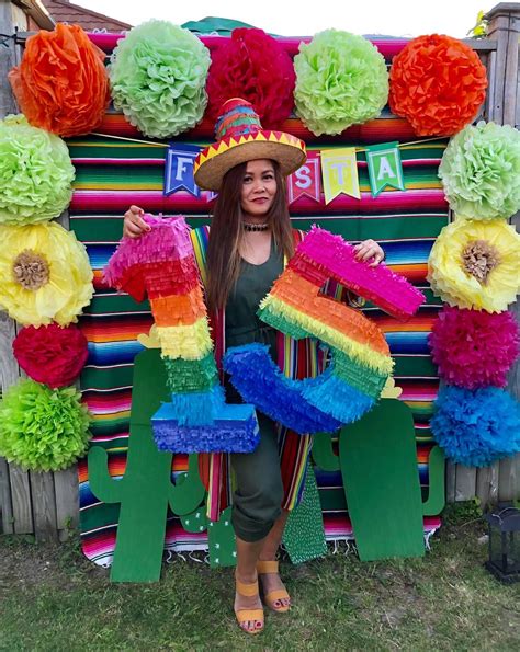 Pin De Xinthya Flores En Yesy En 2023 Decoracion Fiesta Mexicana