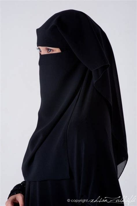 elegant muslim woman in black niqab jilbab cantik gaya hijab model pakaian hijab