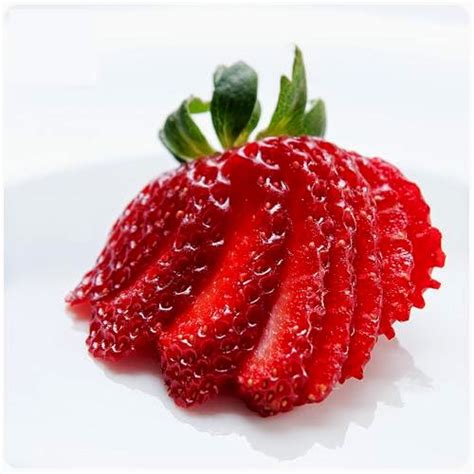maribels sweets upside  strawberry cake