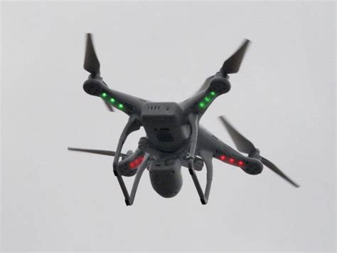 drone flying ft  passenger jet    risk  collision  investigators